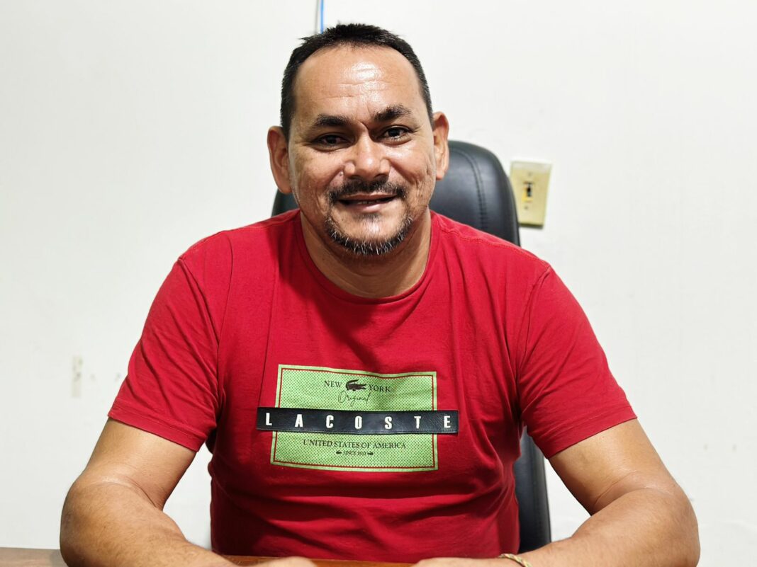 Aussemir assume prefeitura de Candeias do Jamari com apoio da população e desafios financeiros