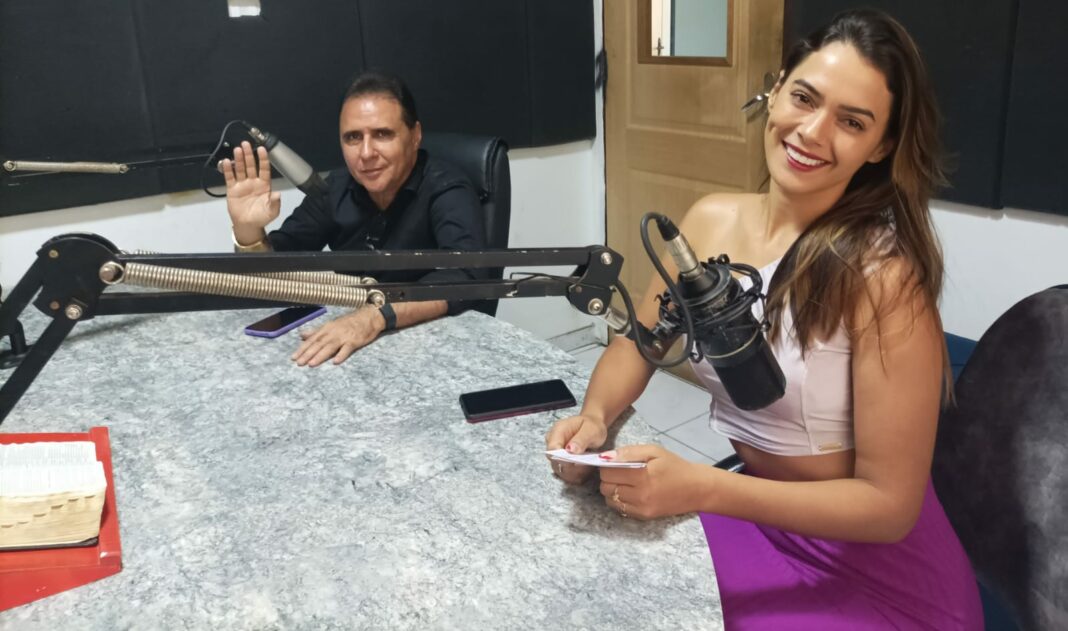 Influencer e Julinho da Rádio batem um bolão em emissora de Vilhena