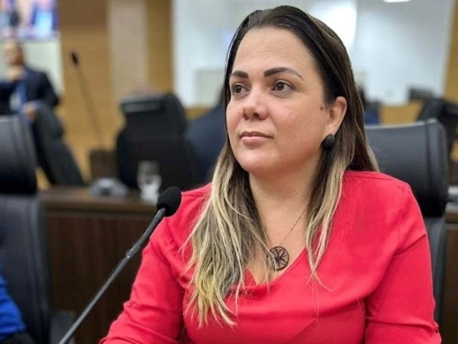 Lei de Cláudia de Jesus propõe gratuidade em banheiros de rodoviárias