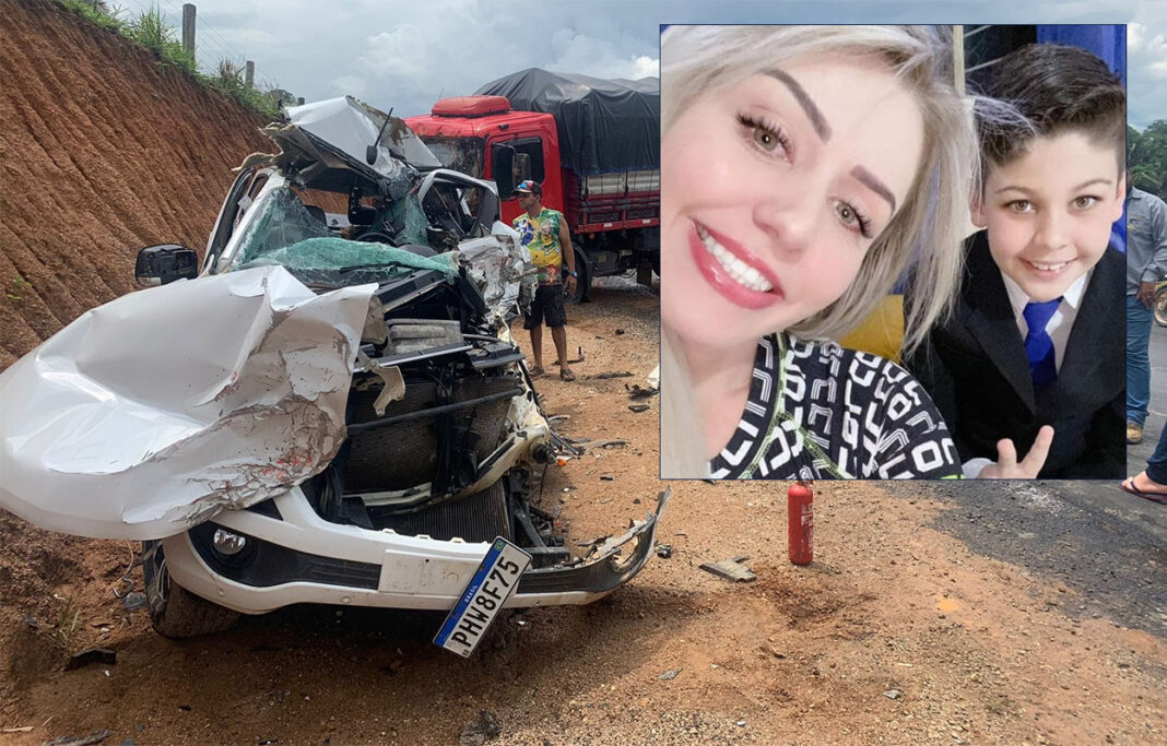 Mãe e filho morrem após colisão frontal entre S10 e caminhão em Rondônia