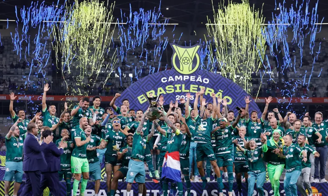 Palmeiras é campeão brasileiro; Santos é rebaixado