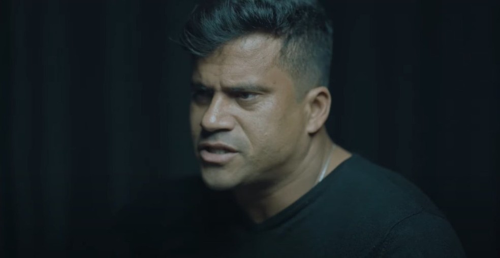 Homem suspeito de cometer estelionato sentimental contra mulheres no DF — Foto: YouTube/Reprodução