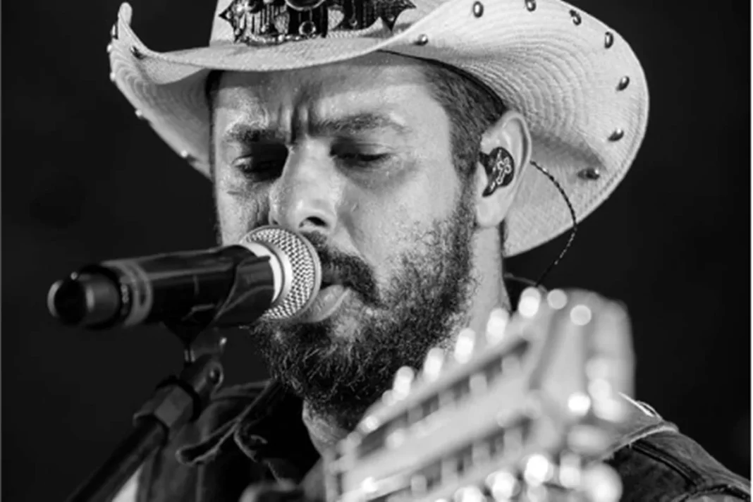 Aos 41 anos, Morre João Carreiro, uma das vozes mais brilhantes do Brasil