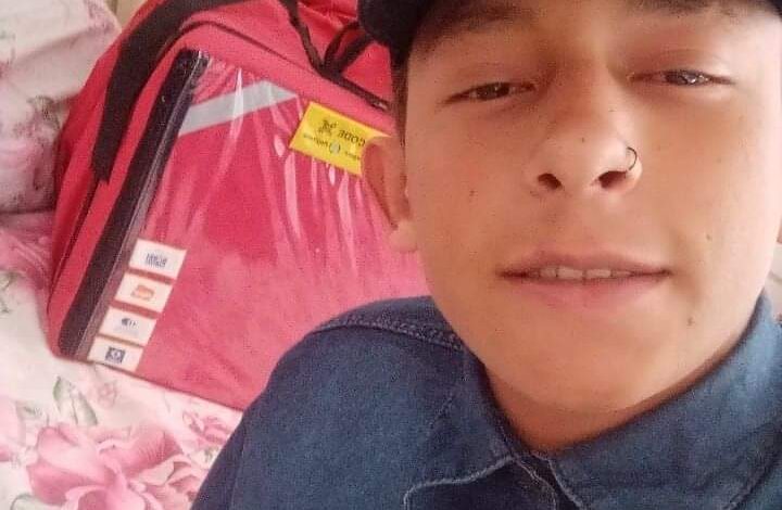 Jovem morre após bater em carreta estacionada em Vilhena