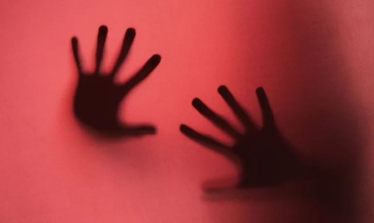 Mulher é morta pelo companheiro ao impedir abuso contra a filha