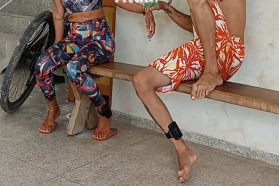 Monitorados, mãe e filho são presos com drogas em cidade de Rondônia