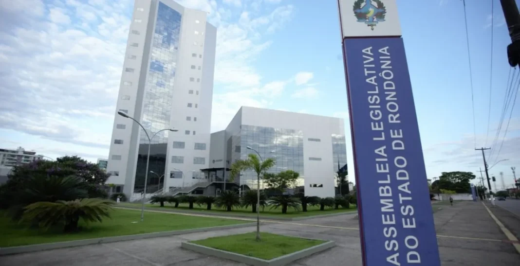 Servidores da Assembleia terão abono de R$ 5 mil em Rondônia