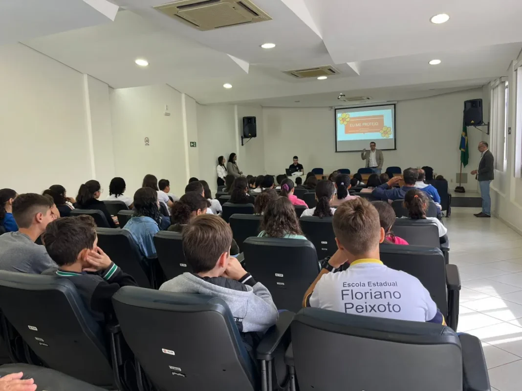 Palestra de conscientização sobre abuso e exploração sexual é realizada em Cerejeiras
