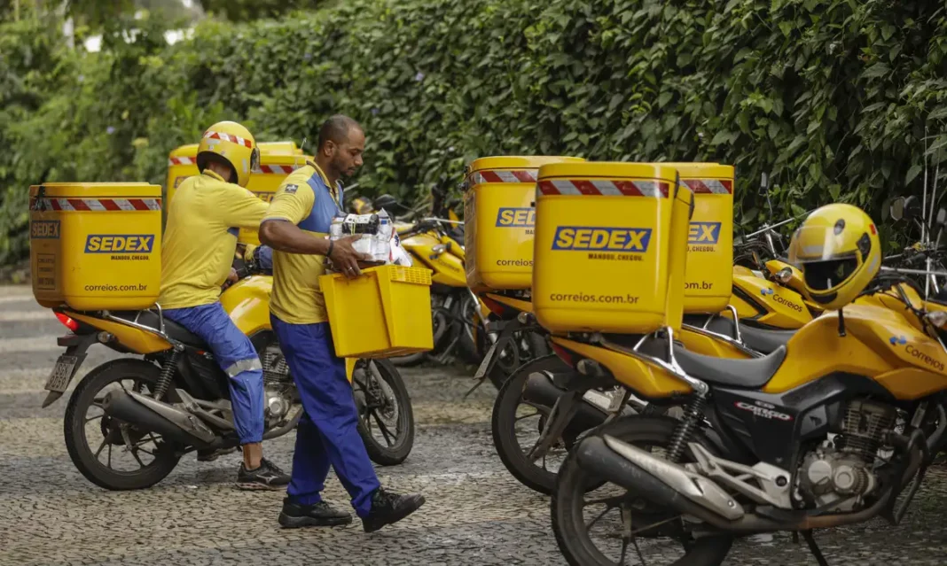 Correios anunciam Programa de Desligamento Voluntário e concurso para contratar 3,2 mil carteiros
