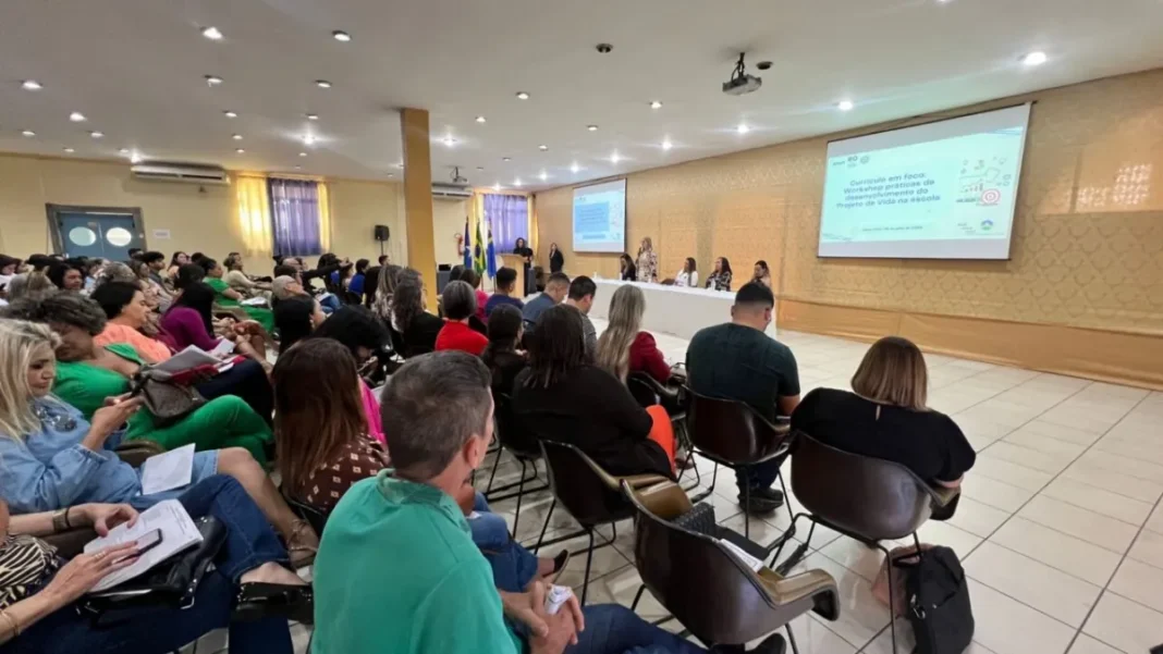 Seduc capacita professores sobre o componente “Projeto de Vida” no Ensino Médio