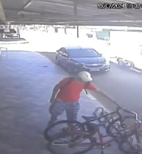 Ladrão é flagrado furtando bicicleta em Vilhena