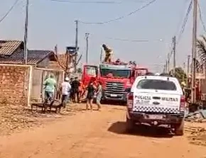 Identificada mulher que derrubou portão, esfaqueou e tentou atear fogo na casa do ex-marido