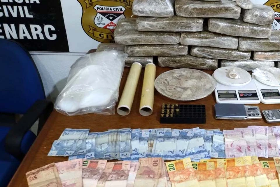 Traficante é preso com 15kg de drogas em Rondônia
