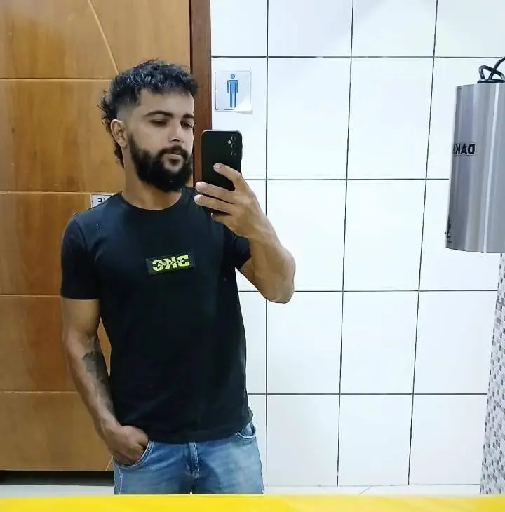 Morre jovem que colidiu em carreta estacionada em cidade de Rondônia