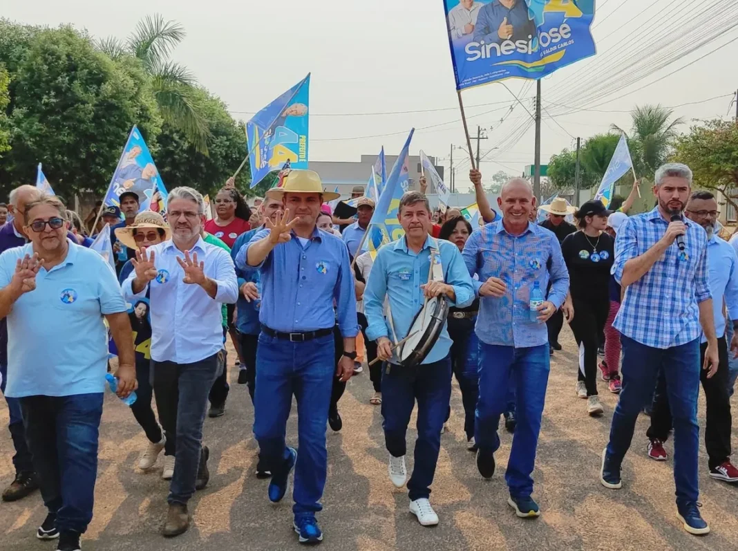 Em caminhada, Sinésio José reforça compromisso com Cerejeiras e recebe apoio do vice-governador