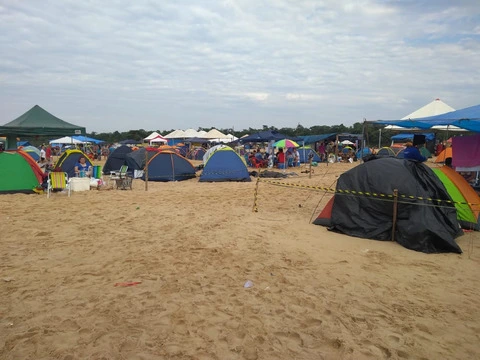 Homem é executado a tiros em festival de praia em Rondônia