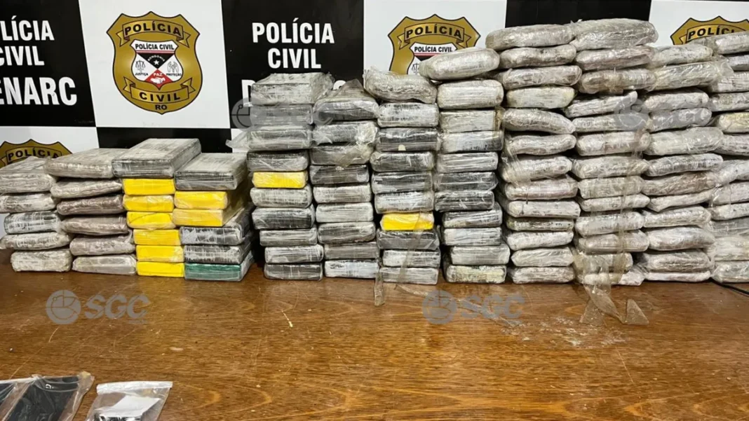 Homens são presos com 122kg de drogas em RO