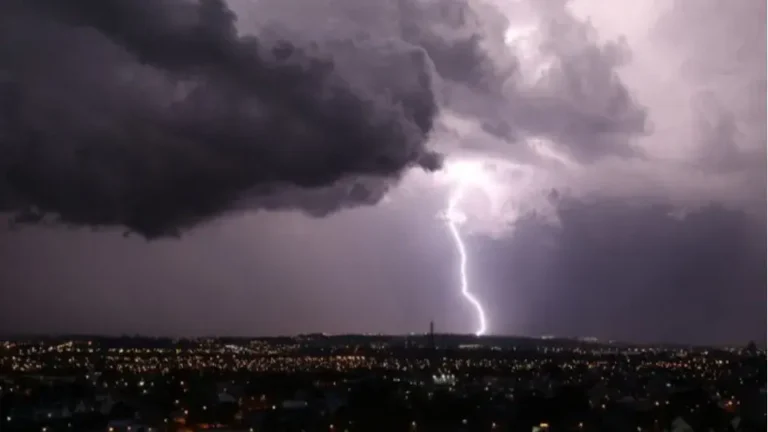 Quarta de chuva, trovoadas e risco de tempestades em RO