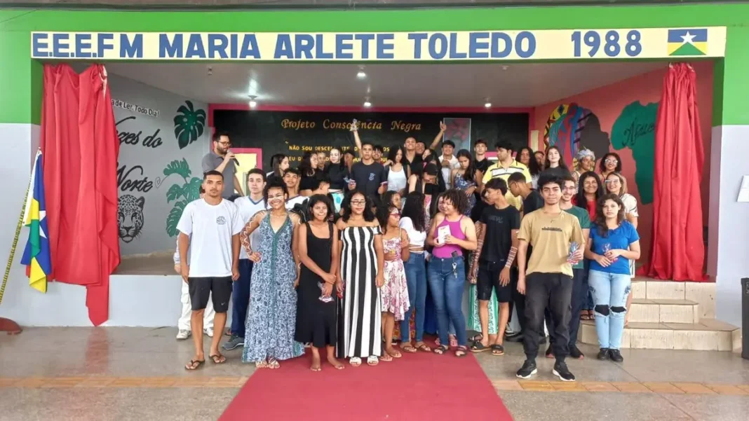 Escola Maria Arlete realiza culminância de projetos com destaque à Consciência Negra em Vilhena