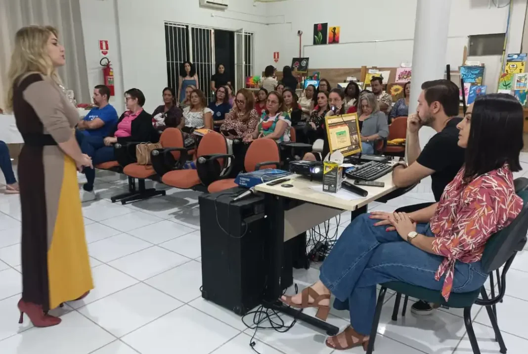 Super realiza evento com professores do setor de AEE em Vilhena