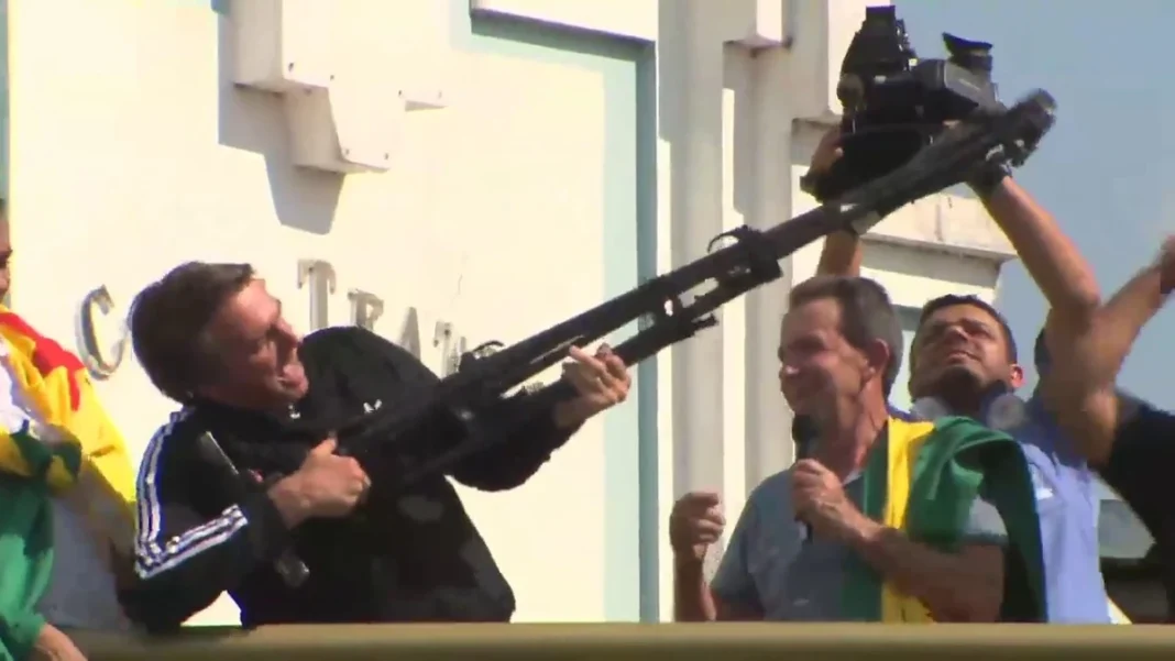 Bolsonaro na prisão: movimentos sociais articulam ato nacional dia 10 de dezembro