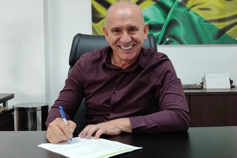 Eleições: PL troca Ezequiel por Adriano Bombeiro