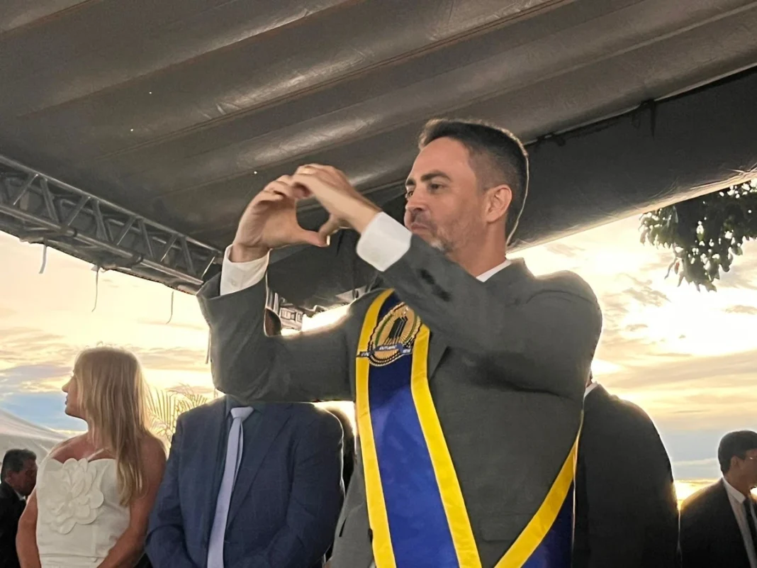 Cabide de emprego: prefeito demite comissionados em cidade de Rondônia