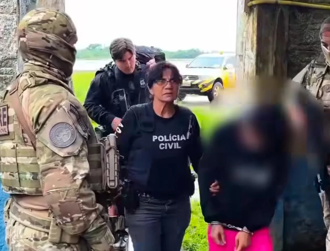 Acusada de participar da morte de PM é transferida de avião para RO