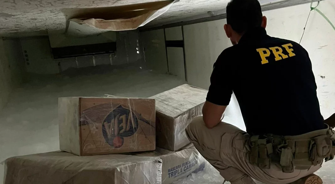 Motorista é preso pela PRF com carga de quase 180 kg de drogas escondida em meio a peixes