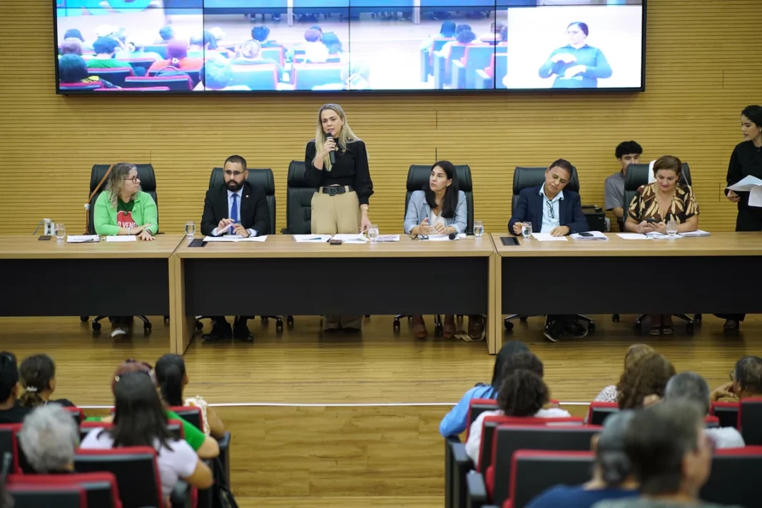 Deputada Cláudia de Jesus se consolida como a voz dos trabalhadores da Educação na Assembleia Legislativa