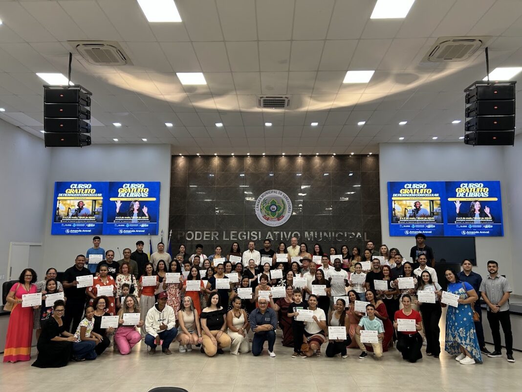 Cursos gratuitos organizados por Amanda e Cirone reúnem centenas e promovem capacitação e inclusão no mercado de trabalho em Vilhena