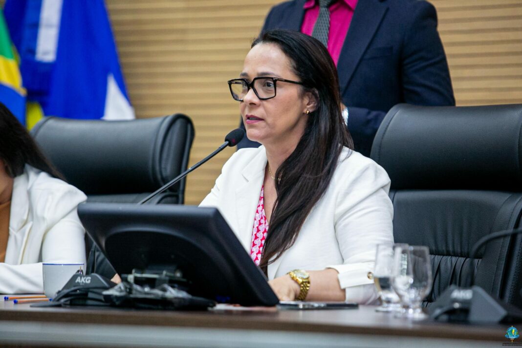 Deputada Rosangela Donadon propõe aquisição de UTI Aérea para pacientes em estado grave em Rondônia