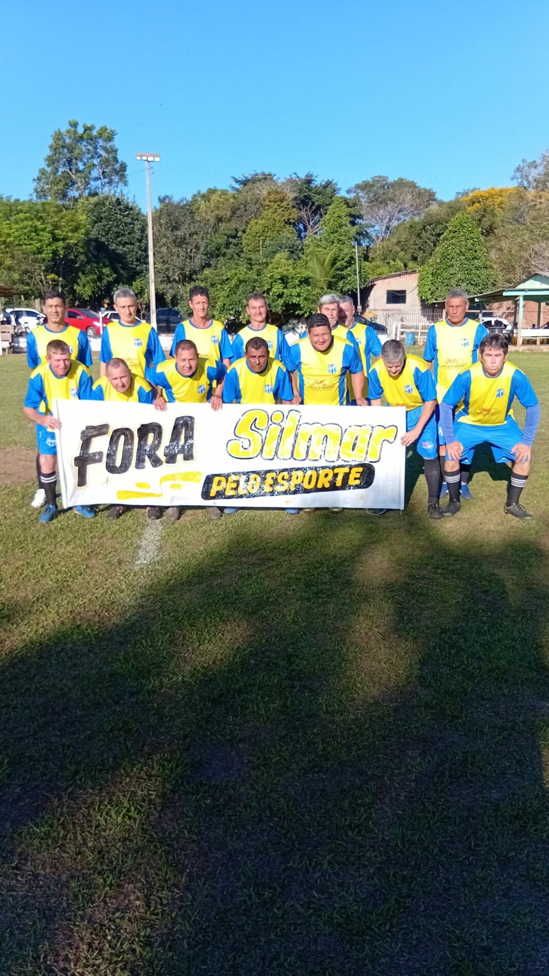 Faixa de protesto contra secretário de Esporte de Vilhena é estendida durante competição neste sábado