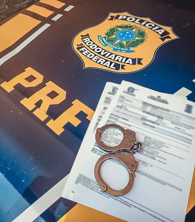 PRF cumpre mandados de prisão em RO