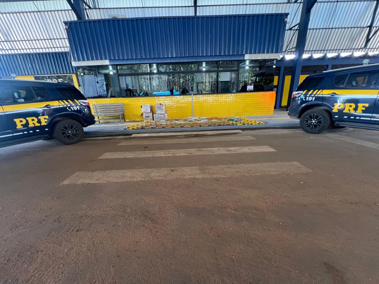 Em Vilhena, PRF apreende 100kg de drogas em caminhão