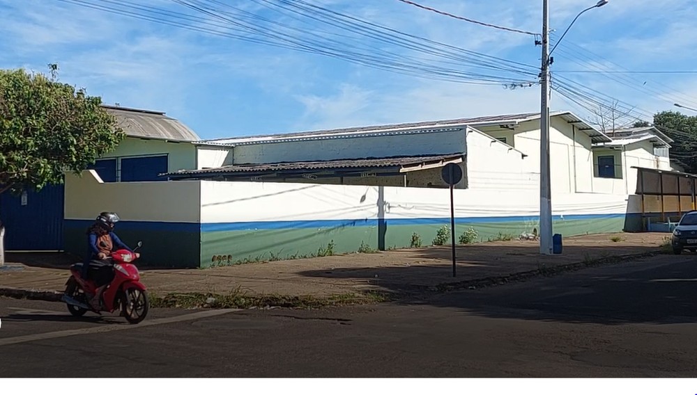 Ex-aluno explode bomba caseira na saída de escola e fere estudantes em Cacoal, RO