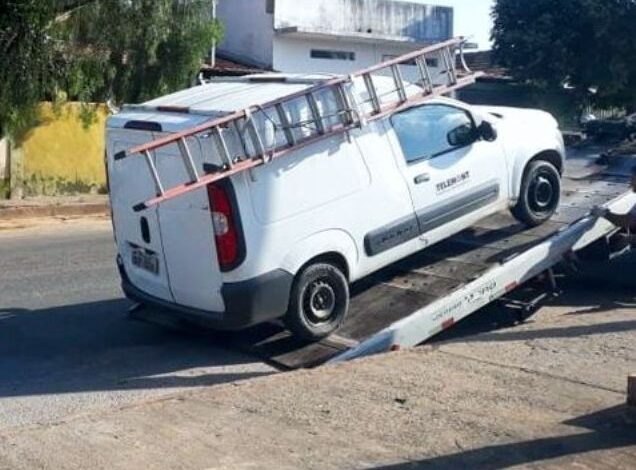 Disfarçados de funcionários de empresa de telefonia, PM flagra bando furtando fios de cobre em Vilhena