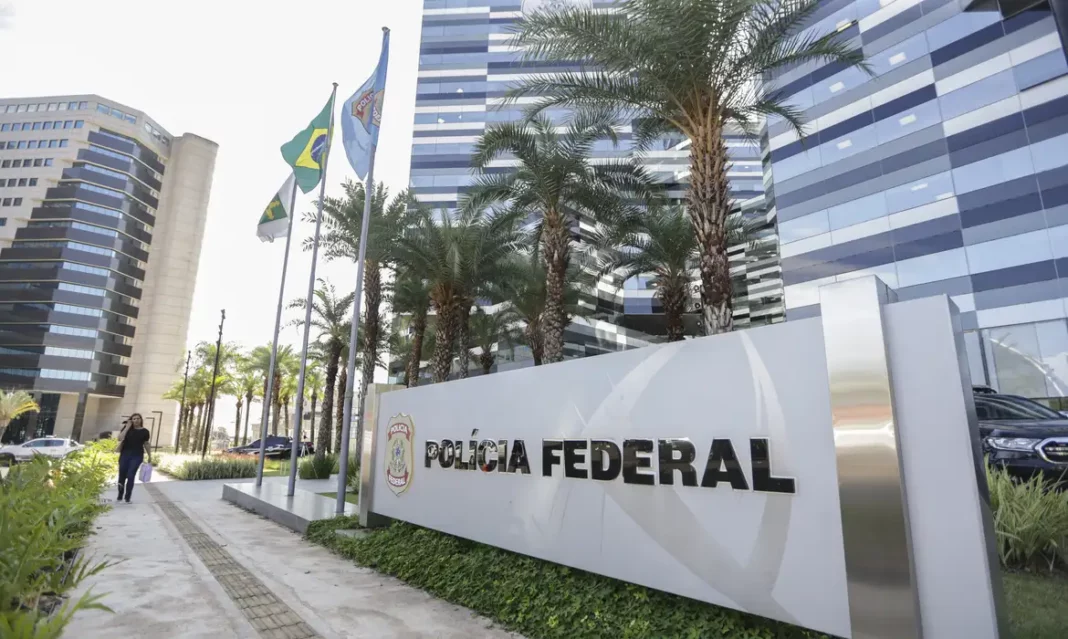 PF aguarda decisão na Bolívia para trazer líder de facção criminosa