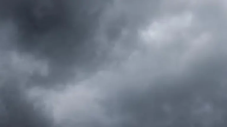 Segunda-feira nublada e com pancadas de chuva em RO