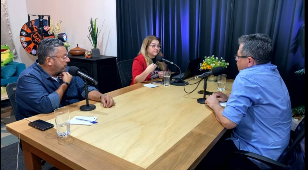 Entrevista com Professor Ribamar é retransmitida neste sábado pela FM de Colorado do Oeste (Vídeo)