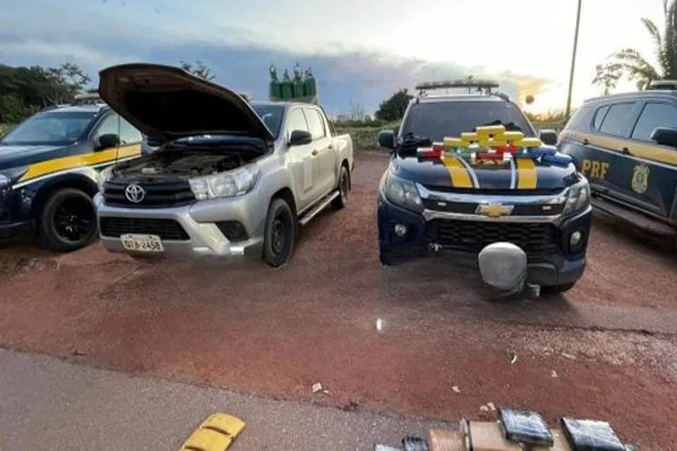 Caminhonete da Prefeitura é flagrado com drogas e munições de fuzil