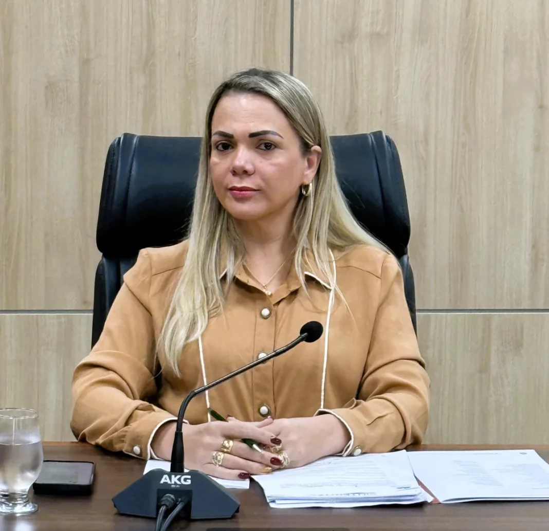 Projeto de Cláudia de Jesus que proíbe cobrança por perda de comanda é aprovado na Comissão