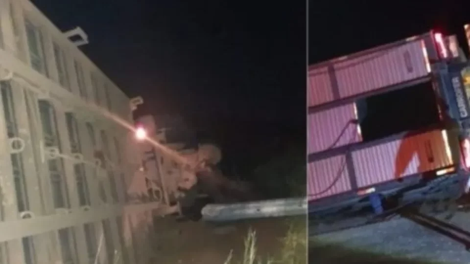 Homem morre após ficar preso às ferragens em acidente com carreta na BR-429