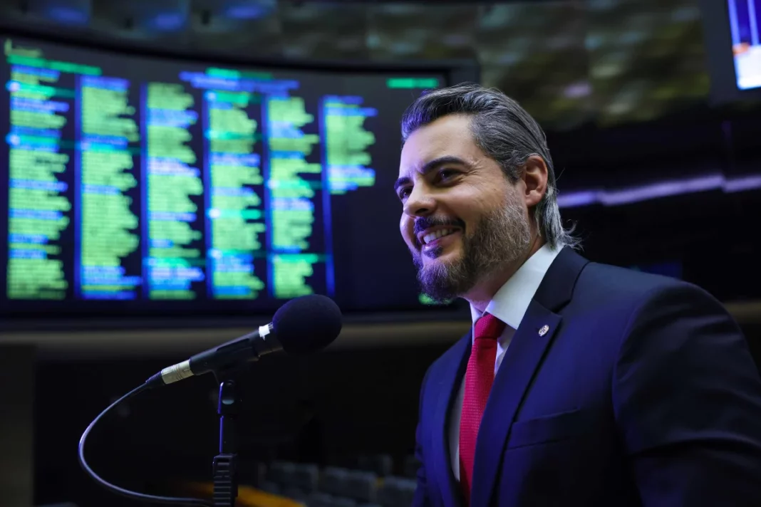 VITÓRIA! Deputado Thiago Flores comemora publicação do assentimento da Gleba Massaco no Diário Oficial da União