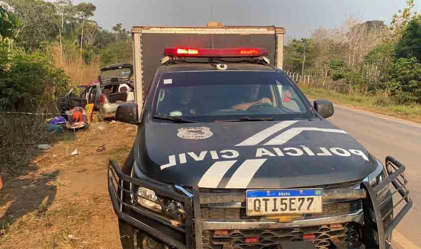 Duas pessoas morrem em grave acidente na BR-319, após ponte do Rio Madeira