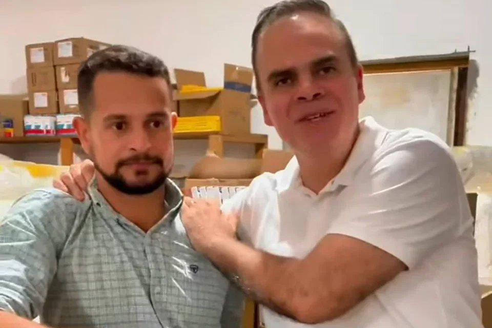 Deputado Alan Queiroz entrega R$ 350 mil em medicamentos ao município de Vale do Anari