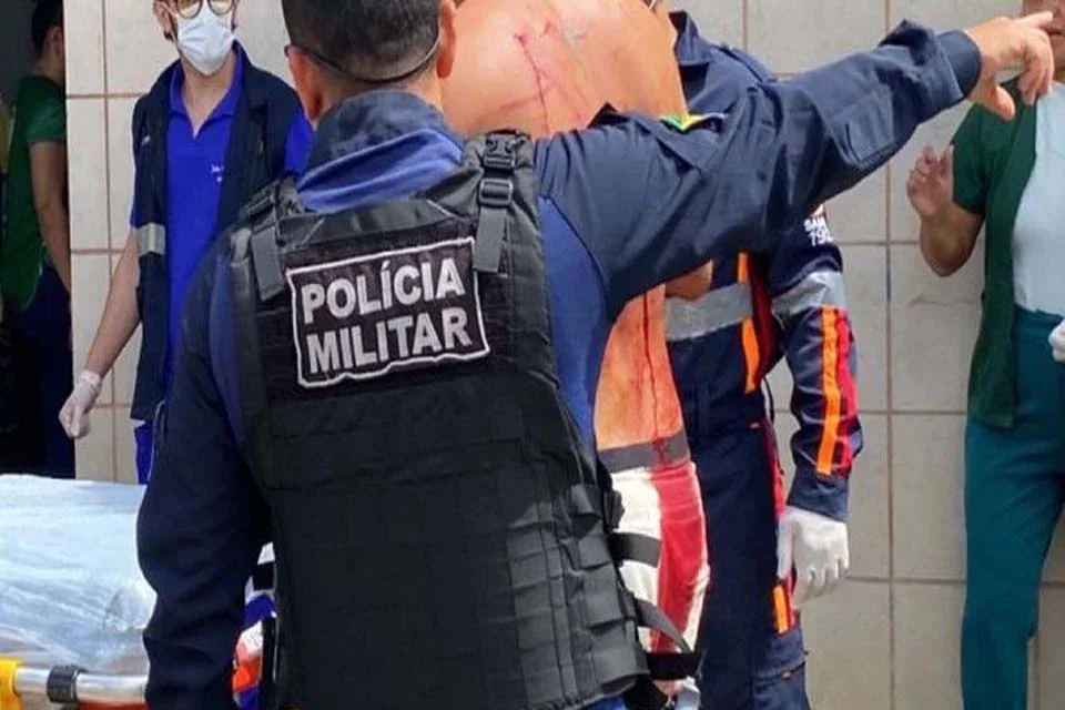 Confusão em casa de apoio deixa quatro feridos a golpes de faca