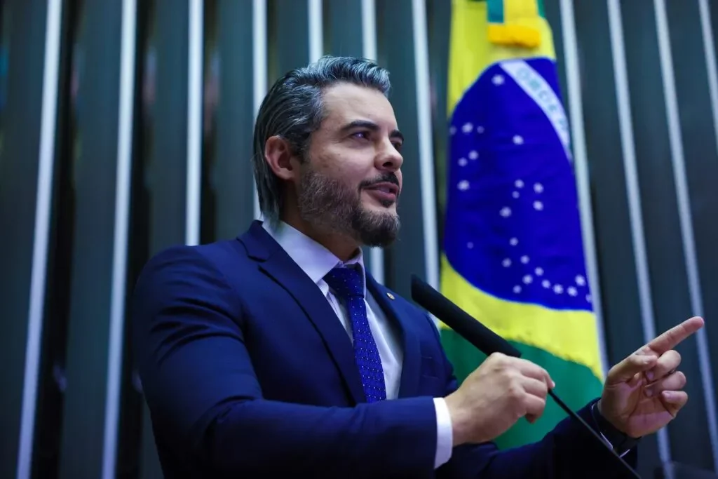 Thiago Flores cobra ação da PRF e DNIT na ponte do Rio Candeias