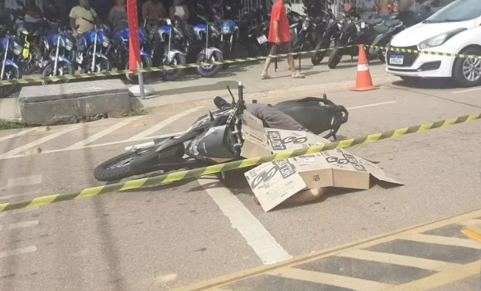 Rapaz é morto a tiros na frente da namorada em Rondônia