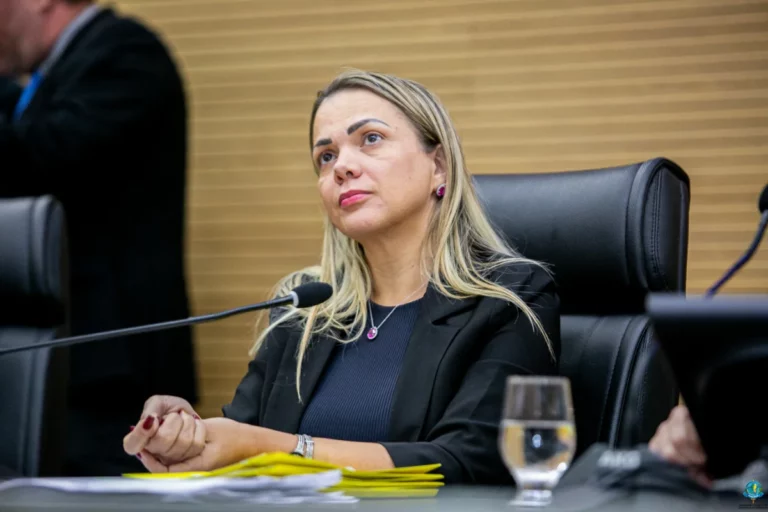 Deputada Cláudia de Jesus comemora aprovação de projeto que garante valorização dos servidores da Emater